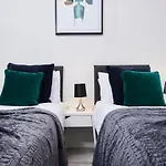 The Grand Manhattan Apartment In Central Leeds
